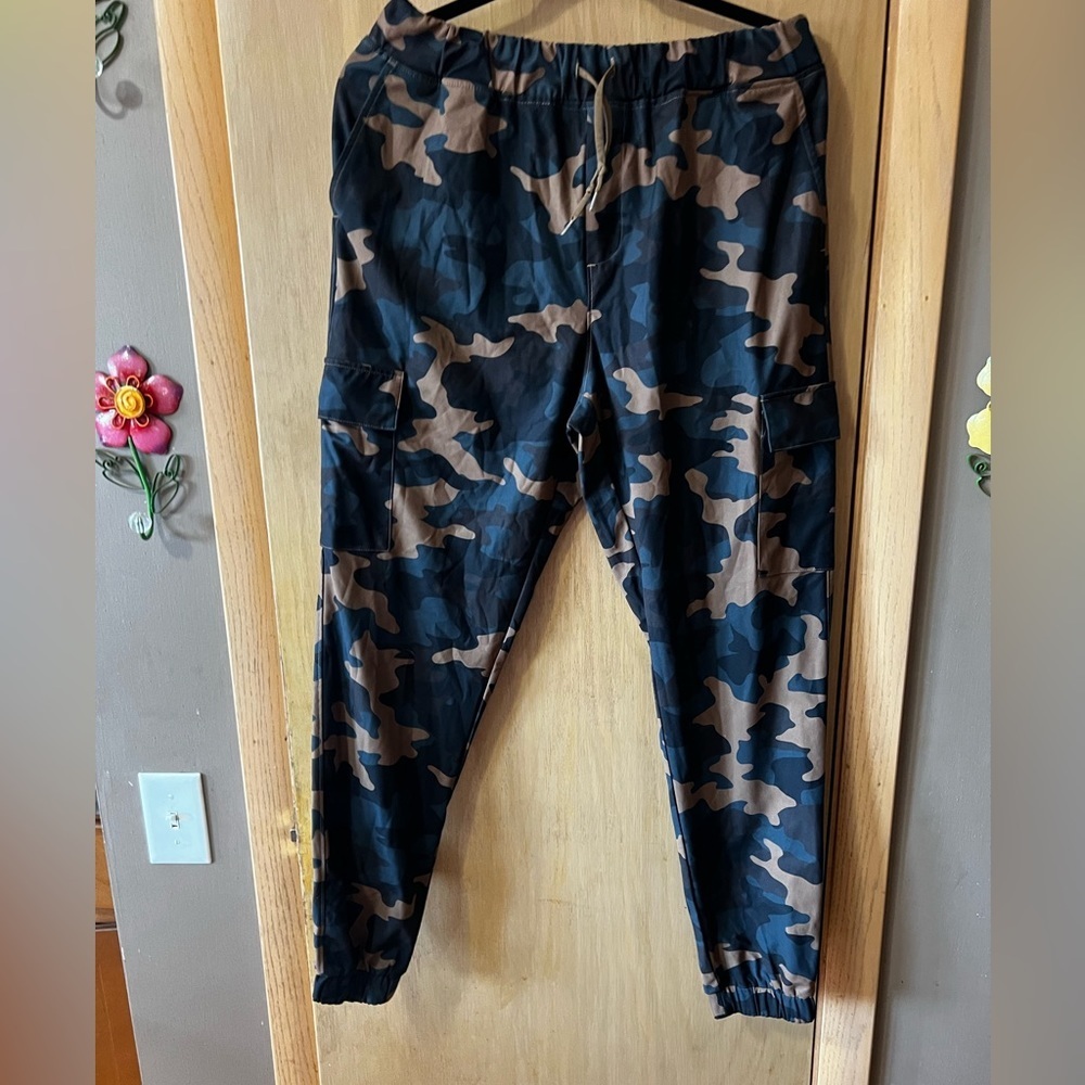 ZYIA Delancey Cargo Camo Camouflage Green Black Jogger Pant​​